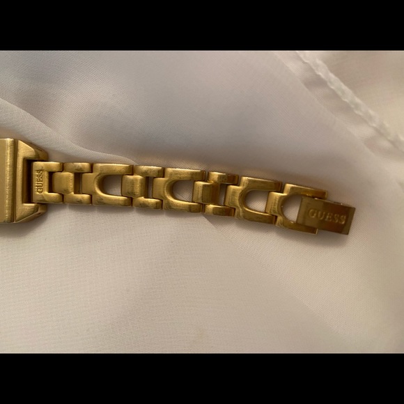 Guess | Gold watch - Picture 12 of 14